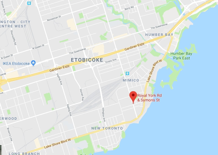 怡陶碧谷此處水管爆裂封路 司機繞行