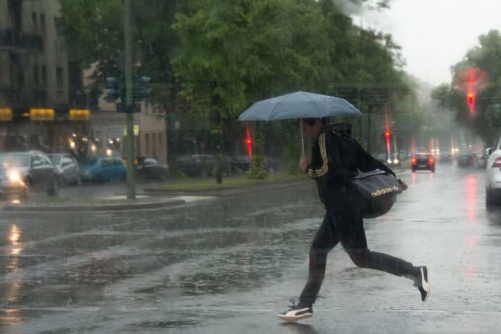 溫哥華下雨天 外出時雨具不可少
