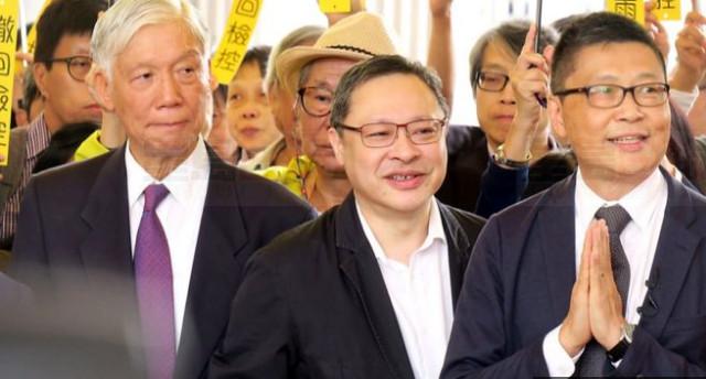 「佔中三子」等煽惑公眾妨擾案開審  9人否認控罪