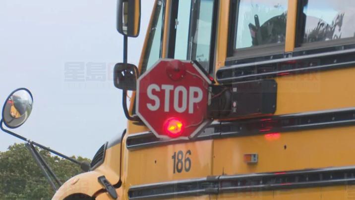 【全國最高罰則】非法越過靠站校巴 吊銷駕照3個月罰5000元