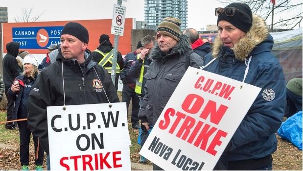 加拿大郵政工人工會要求政府指派調解員參與合同談判