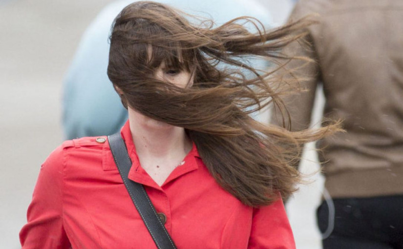 【持續更新：強風吹襲】80公里強風陣雨 午後吹至晚上 明有驟雨氣溫6℃