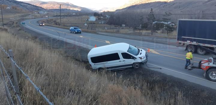 卑詩北部校巴意外 12人受傷