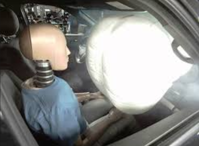 安全氣袋爆開彈出碎片全球23人喪命  福特急召回加國15萬輛車