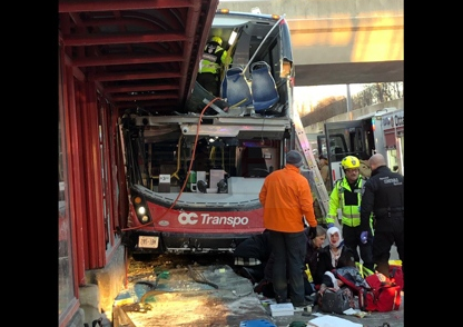 【更新】渥太華雙層巴士失控撞車站  3死23傷多人危殆