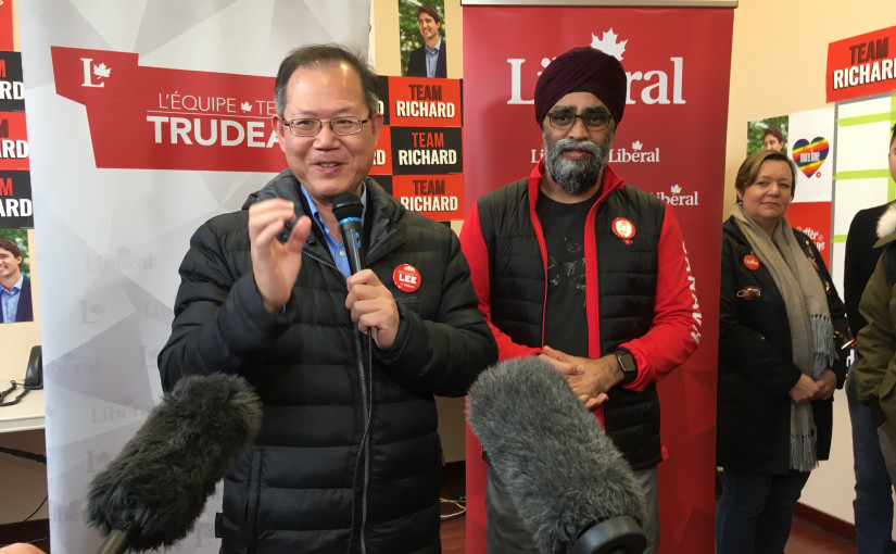 國防部長石俊赴本拿比  幫李燦明拉票