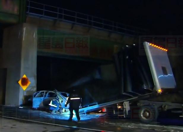 萬錦私家車撞橋躉著火焚燒司機喪命
