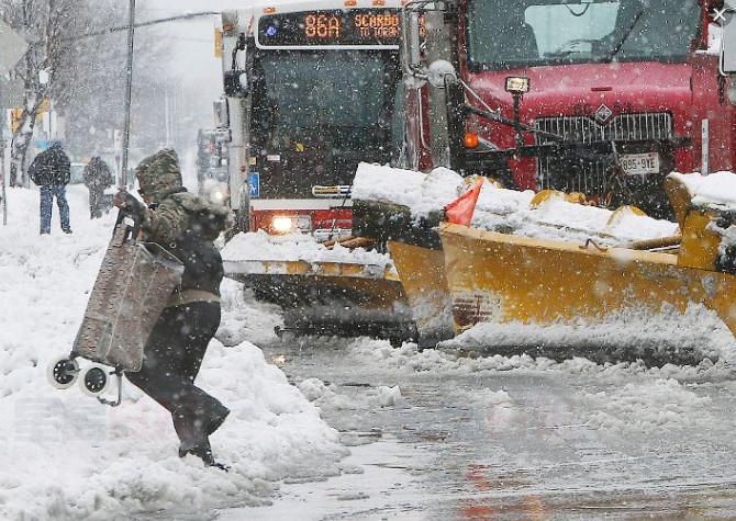 【快訊】多倫多市府下午2時停非必要服務
