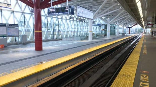 溫哥華新天車站月台星期六啟用