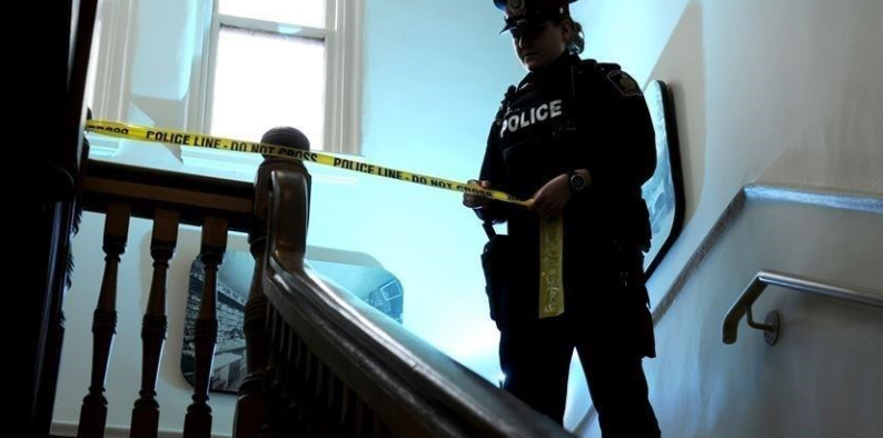 日託主任趁幼童午睡解衣拍照及性侵   判監9年