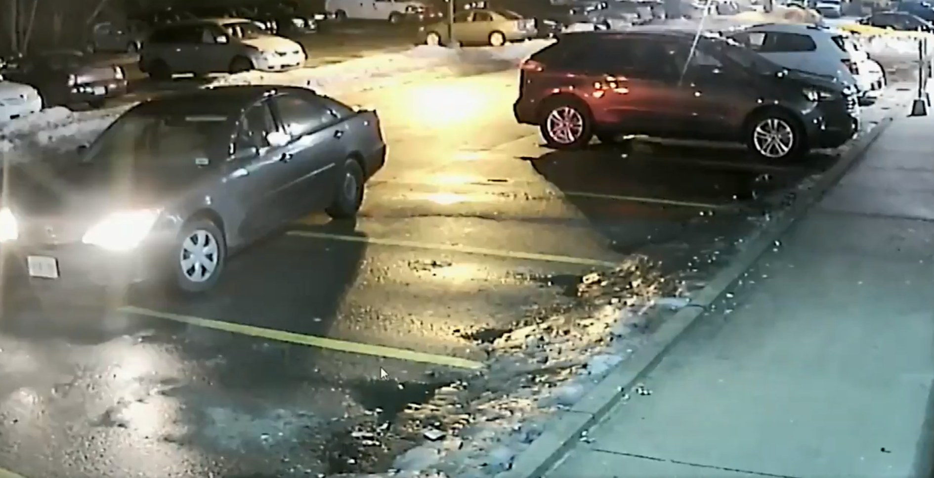 【視頻】警方通緝開槍搶劫店舖疑犯