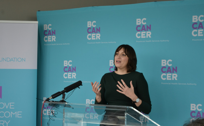 康科尼家庭基金會周四向卑詩癌症機構（BC Cancer）提供120萬元資助,為癌症治療帶來革命性的改變