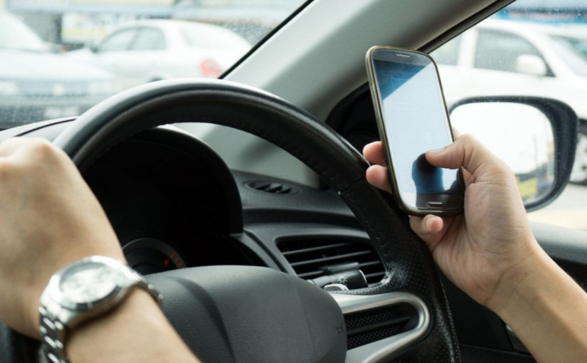 司機明知分心駕駛重罰   26％人駕車時仍查閱訊息