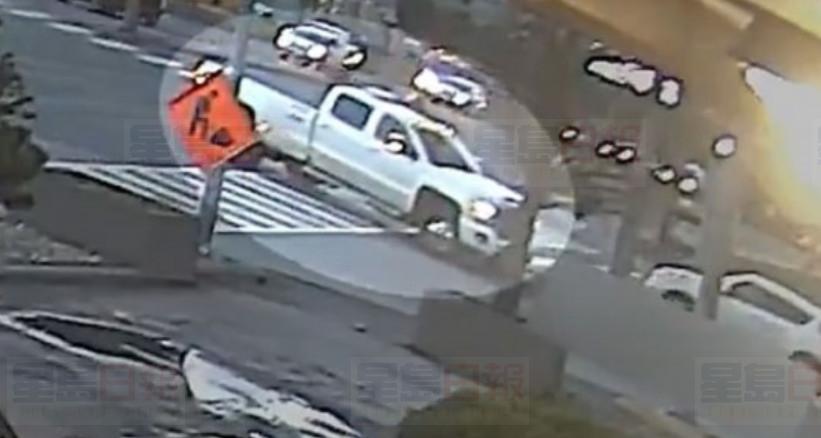 【視頻】萬錦兩人被撞傷一人危殆  警追尋肇事白色輕型貨車