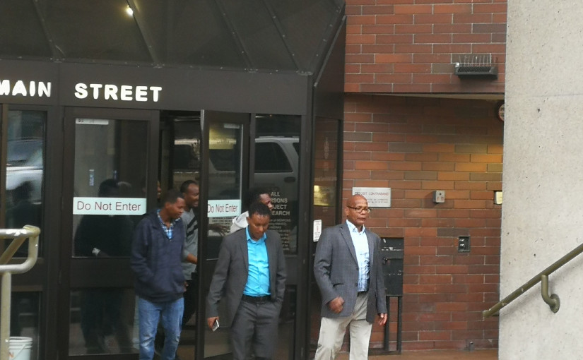 蘭加拉學院縱火案被告周二提堂