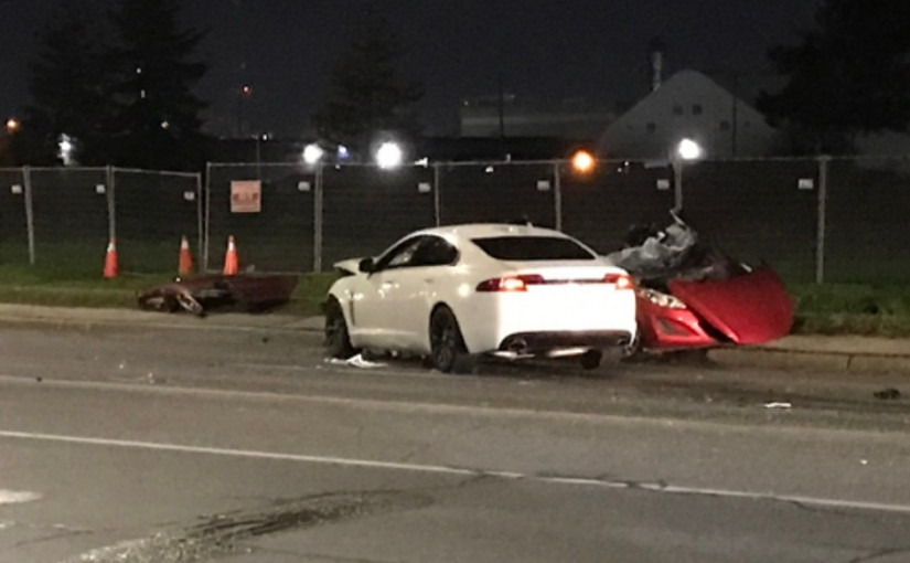 兩車相撞3乘客困車廂需消防員救出  1人重傷