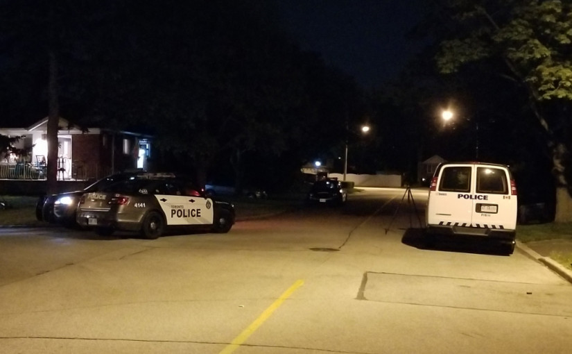 士嘉堡周日晚傷人案 警方追緝白人男子