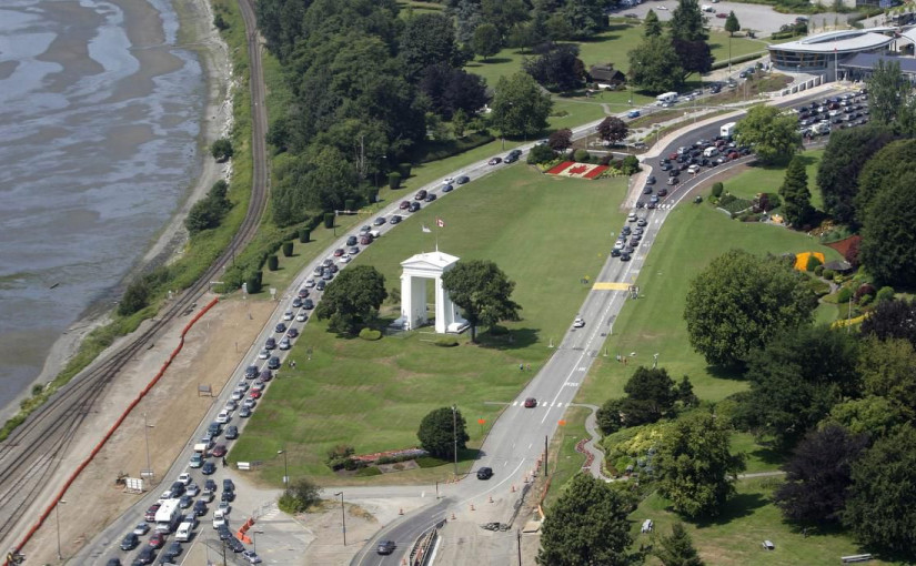這個夏天  南下美國邊境更塞車了