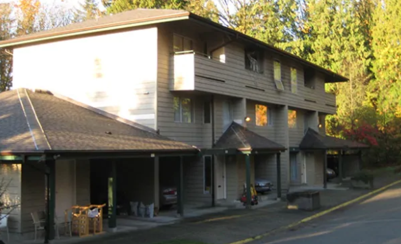 他住在低收入房屋   家中竟藏著300萬現金