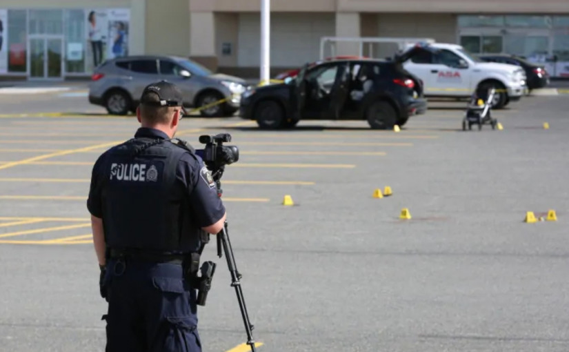 安省男子持刀上街隨意襲擊 一女子頸部重傷