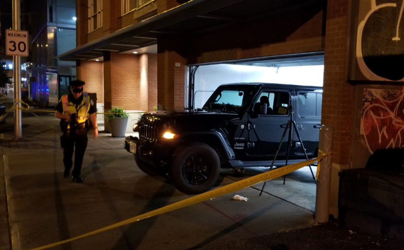 SUV出停車場撞傷途人 傷者腿部骨折