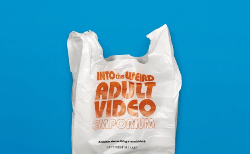 讓人尷尬的塑料袋  你敢提嗎？