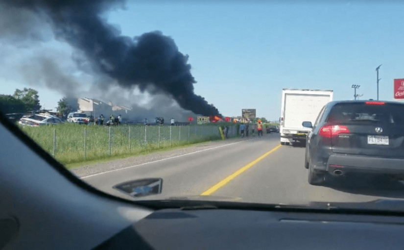 公路3車相撞兩校巴着火   車內50小童25人送院
