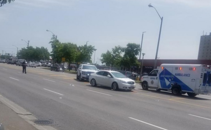 北約克兩婦人過馬路被車撞 一死一危殆