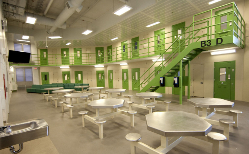 他在監獄中度過15歲生日  卻出現意外驚喜