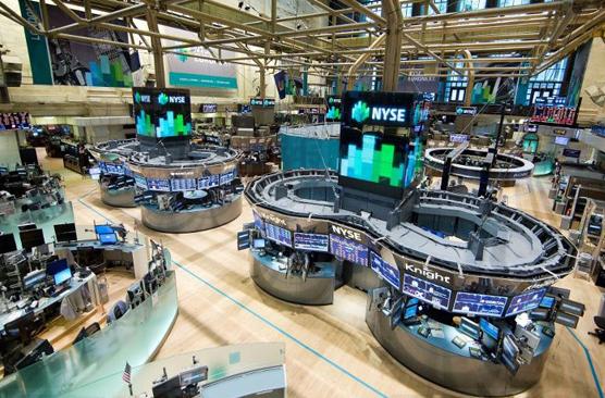 市場憂美經濟步向衰退 道指全日跌800點