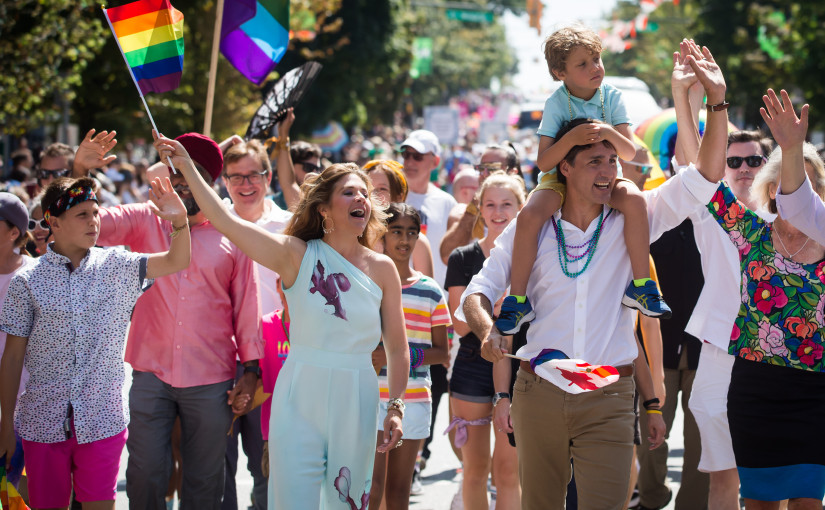 溫哥華自豪日巡遊 65萬人同慶祝