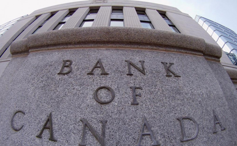 預測下半年經濟放緩 央行維持利率不變