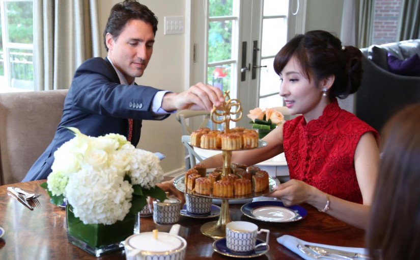 【有片】巧心拉票   聯邦自由黨黨領杜魯多賀中秋