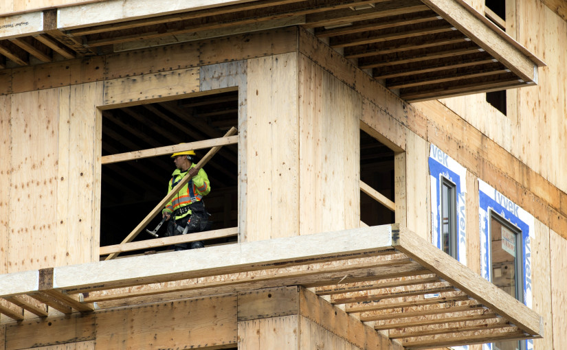 大溫8月房銷較去年同期升一成五，但屋價下跌