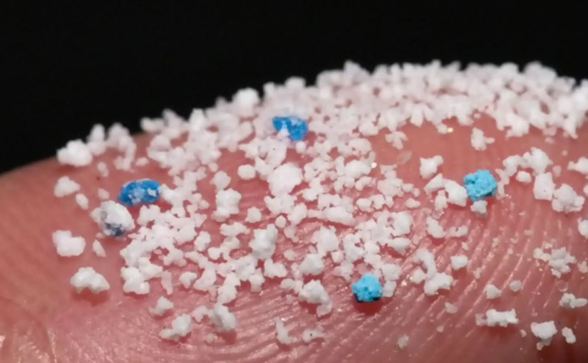 研究指每人每周吞下5克塑膠