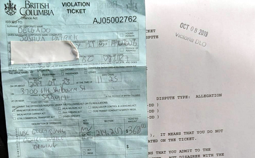 溫哥華島司機手機放杯座遭控分心駕駛