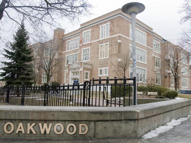 Oakwood 中學區白天發生開槍  1男子重傷送院