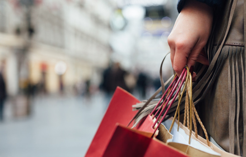 假期購物旅遊旺季  60%受訪者稱花錢不值得