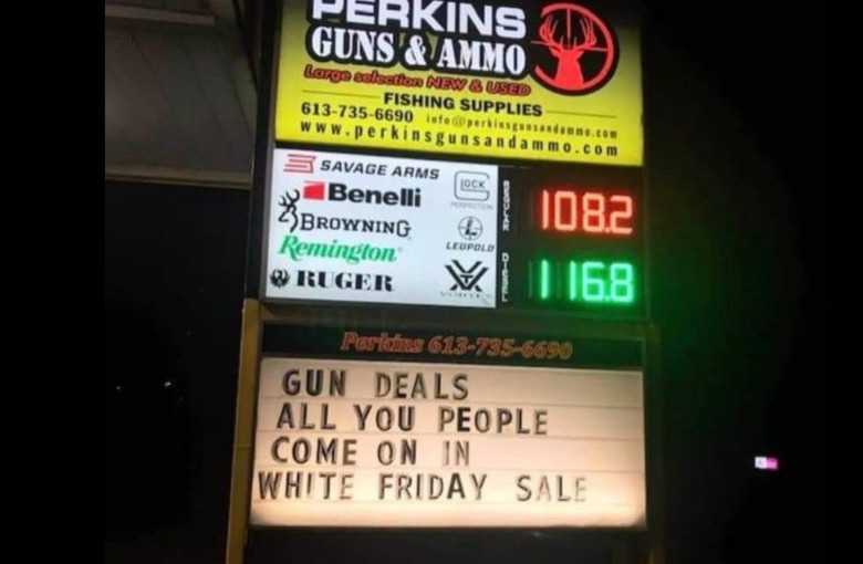 有商家將「黑五」換成「白五」  惹種族爭議