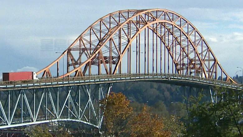 為配合新系統安裝 卑詩帕圖洛橋實施晚間封路措施