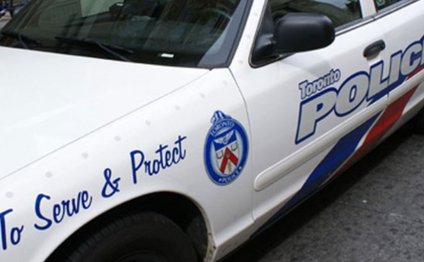 男子刺傷陌生女子 反鎖廁內最終被捕