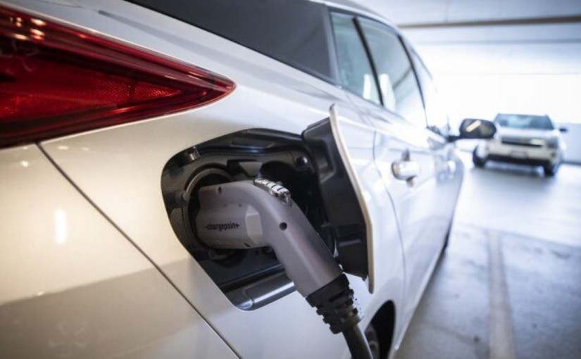 霸佔電動車與充電車位 司機料被罰125元