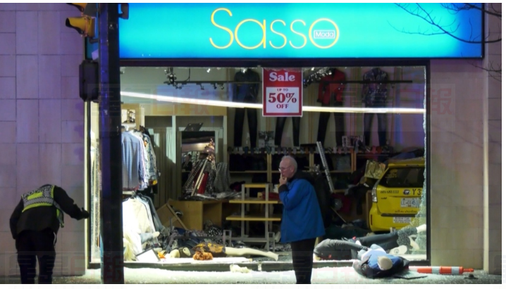 溫哥華市中心的士撞入店鋪 兩人受傷