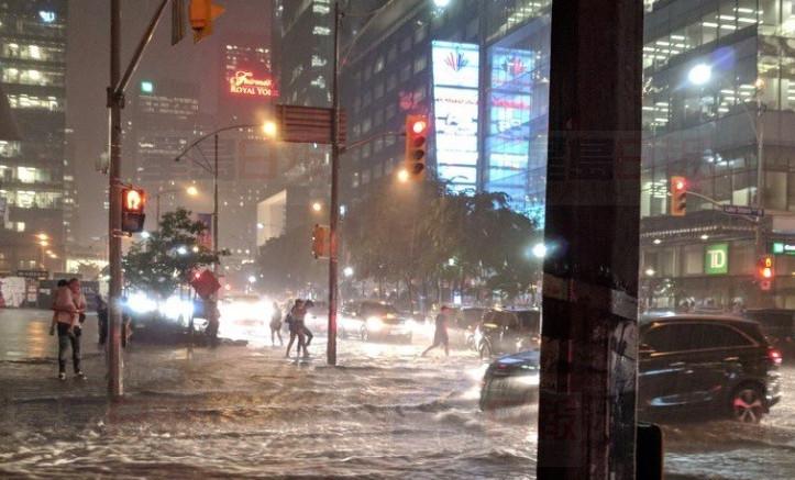 多倫多發出暴雨警告  預期周末強風冰雨齊襲