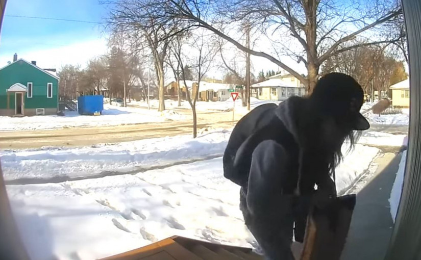 【有片】門前保安攝錄機功效顯著 警方數秒內拘捕小偷