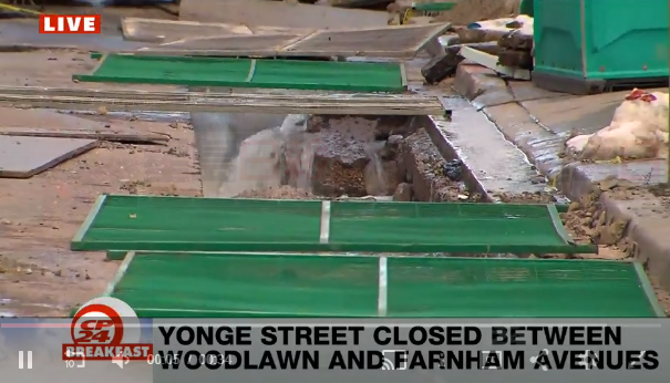 總水管爆裂 Yonge Street部分關閉