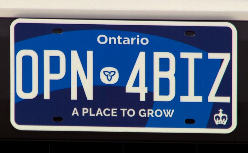 安省新設計車牌已發出 今秋開始換全新駕駛執照