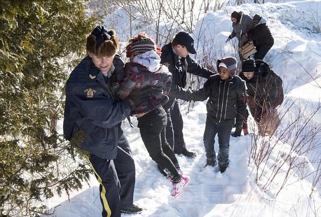 特朗普又收緊移民簽證   加拿大移民難民申請數將增加