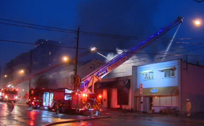 多倫多市西地毯舖發生六級火警