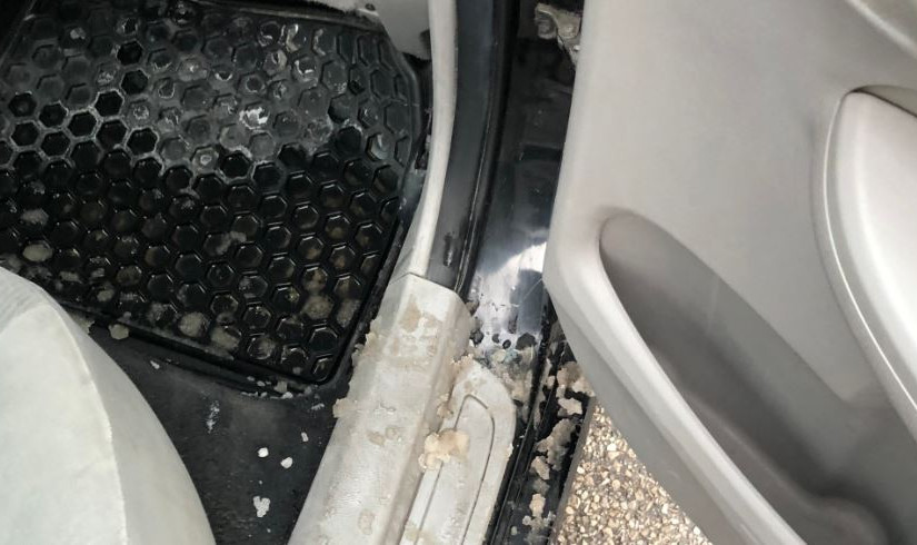 雪靴帶入積雪損壞網約車？乘客斥做法如同搶劫